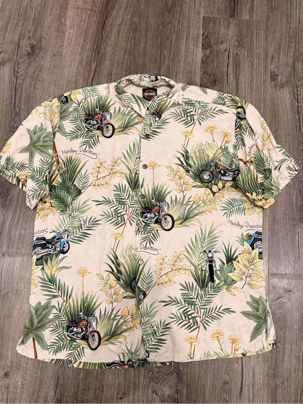 VTG Harley-Davidson Cream Tropical Motorcycle Print Short Sleeve Shirt size L